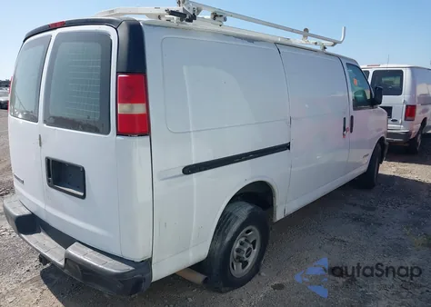 2005 Chevrolet Express from USA, damaged, VIN 1GCGG25VX51236876